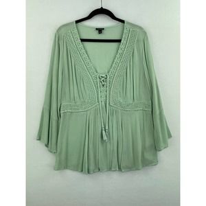 Torrid 0 Peasant Blouse Top Green Bell Sleeve Tassel Womens Crochet B45-01